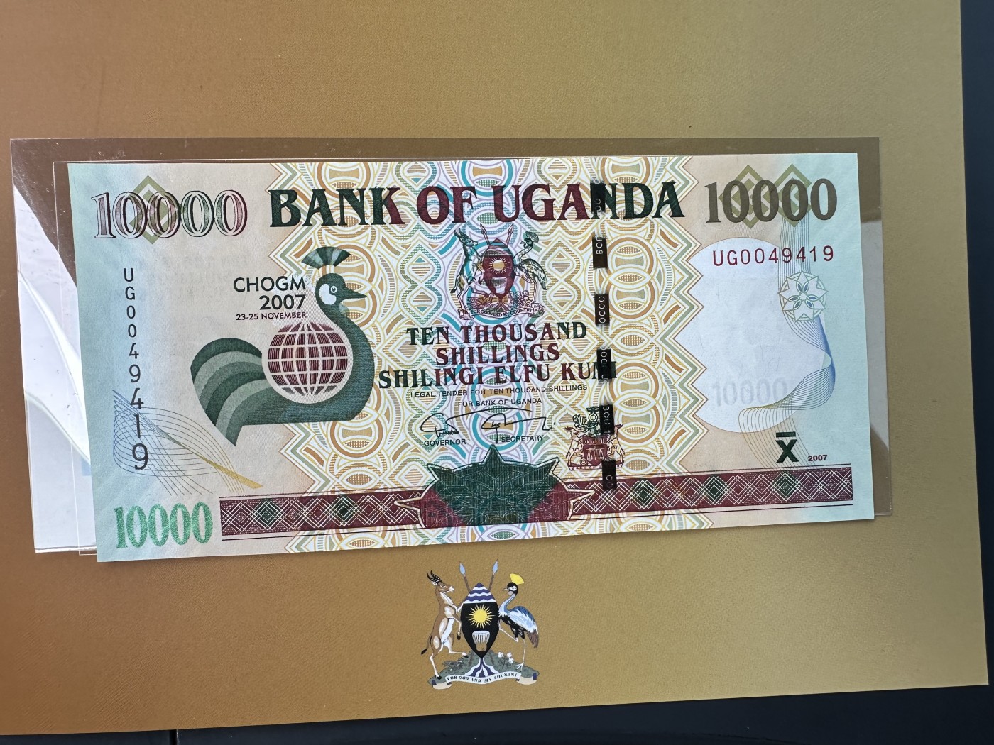 《外钞收藏家》第三百二十九期 2007年乌干达10000先令 全新UNC 带册子