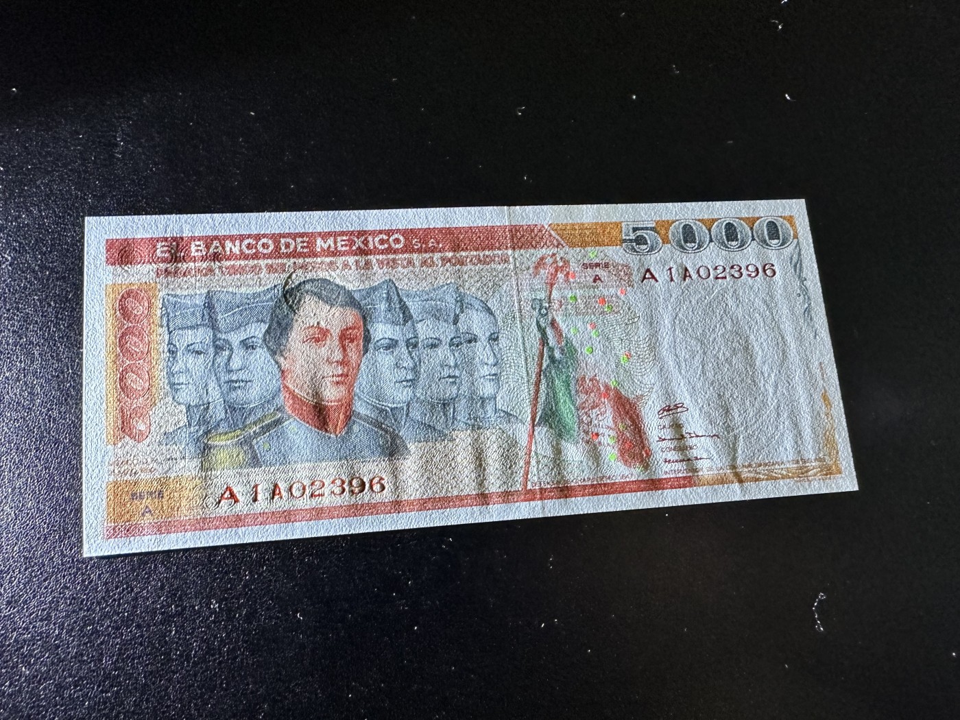 《外钞收藏家》第三百二十九期 1980年墨西哥5000 全新UNC A冠 无47