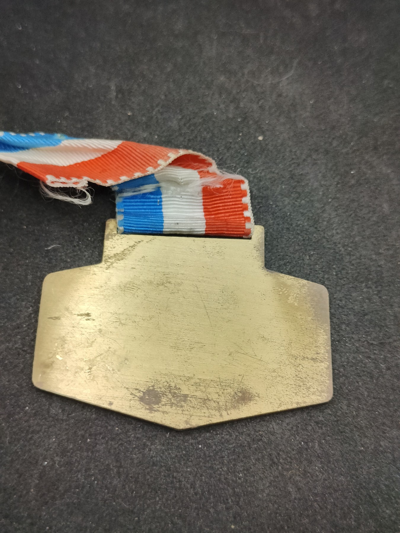 全场0元起拍 第109期 咸鱼国勋章拍卖专场 11月19日（周日）下午6：00开始 西德纪念章