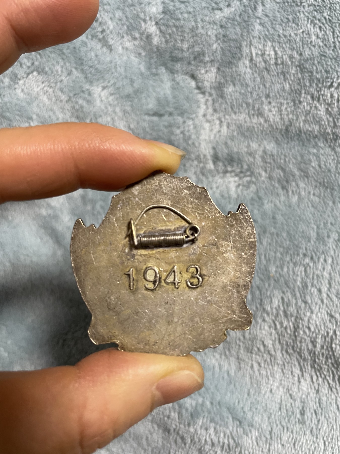 徽章、纸币、杂项币专场 东北民主联军英雄奖章一枚