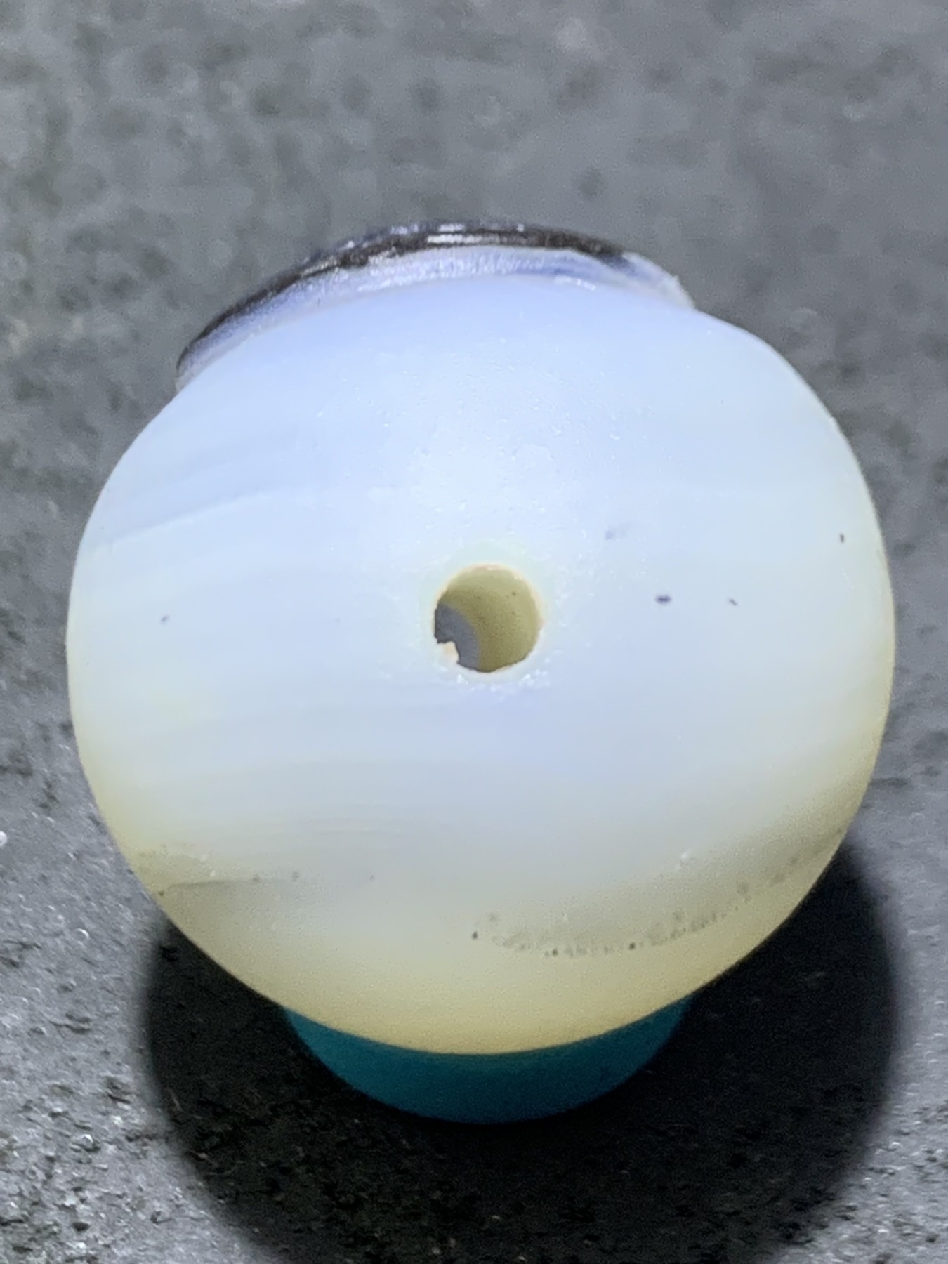 精美高玉化亚光海洋玉髓手工俏色巧雕黑天鹅2.0随形圆珠一个