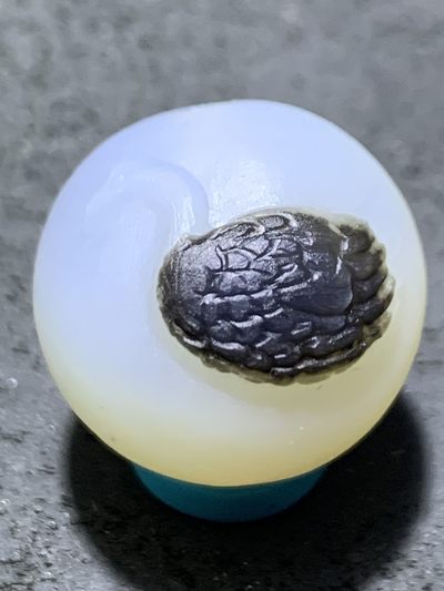 精美高玉化亚光海洋玉髓手工俏色巧雕黑天鹅2.0随形圆珠一个 - 精美高玉化亚光海洋玉髓手工俏色巧雕黑天鹅2.0随形圆珠一个