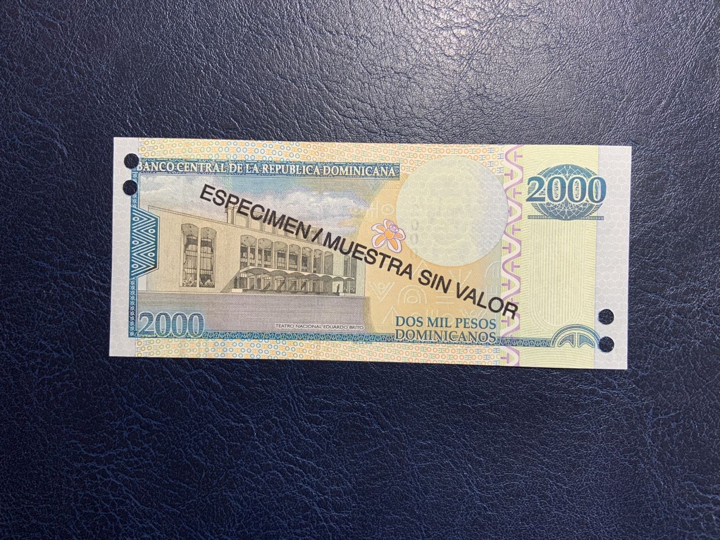 收藏联盟Quantum Auction 第304期拍卖  多米尼加2011年2000比索样票 品相UNC 边角微瑕 细节如图