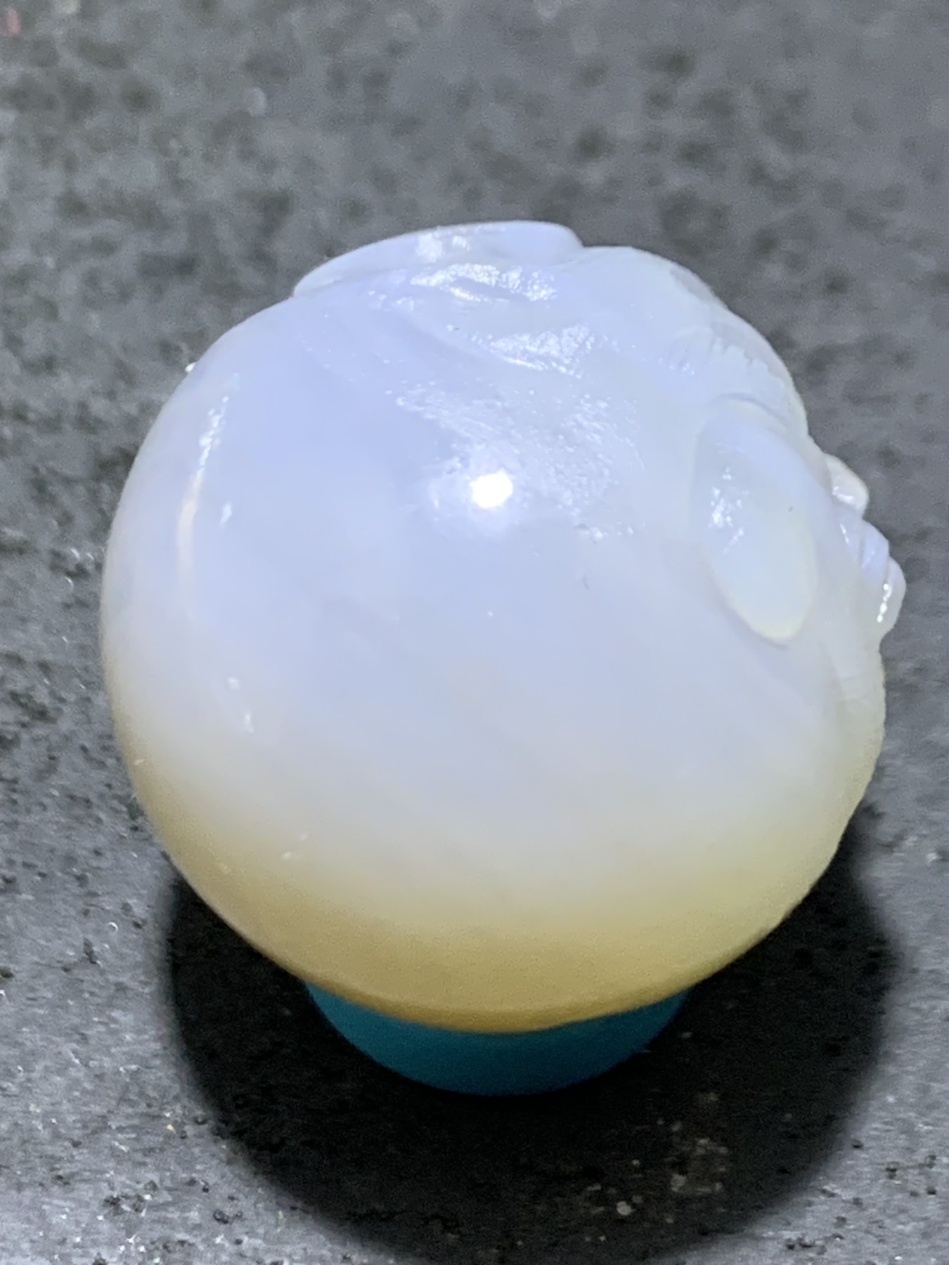 精美高玉化亚光海洋玉髓手工俏色巧雕灵狐2.0随形圆珠一个