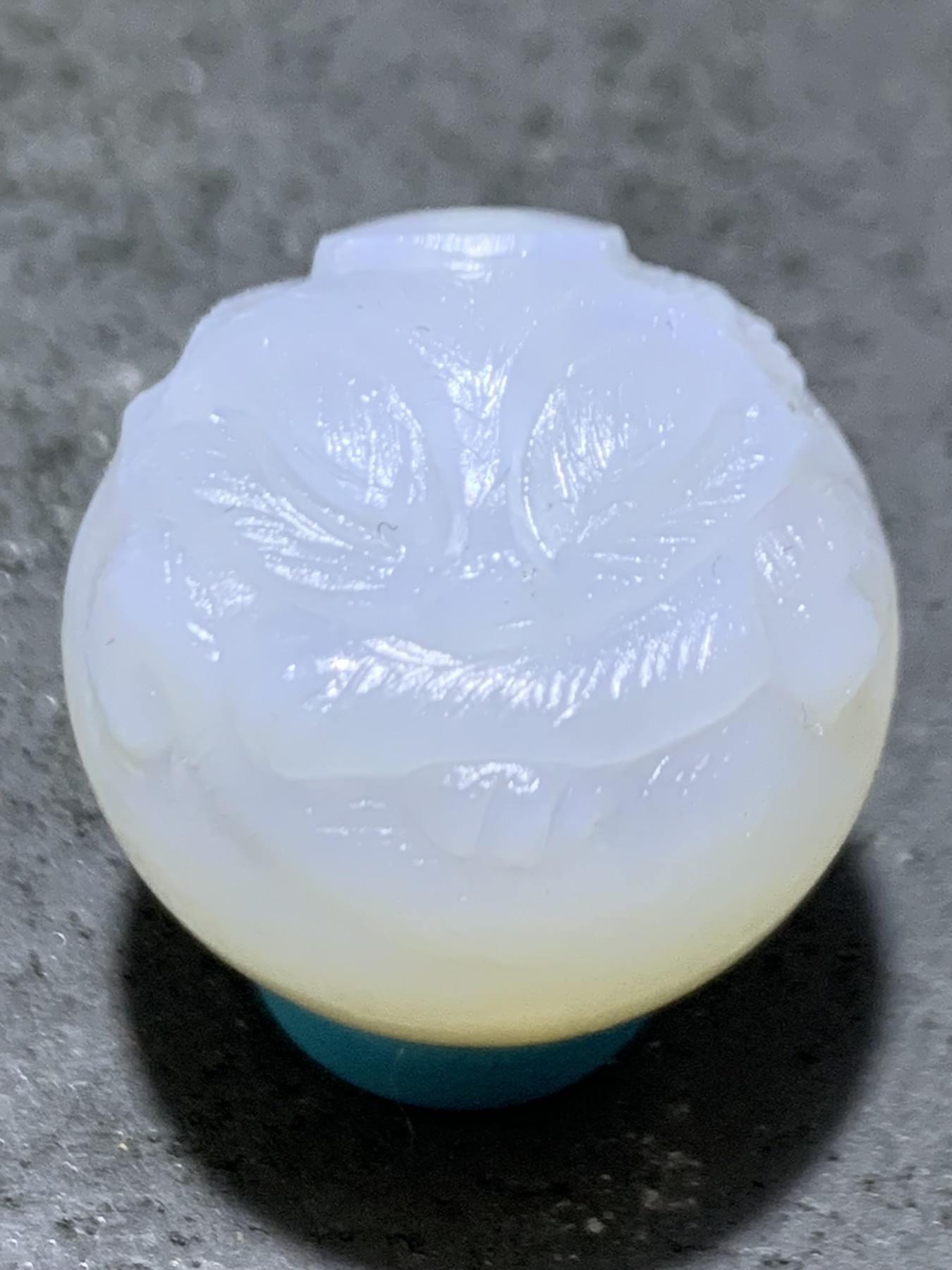 精美高玉化亚光海洋玉髓手工俏色巧雕灵狐2.0随形圆珠一个