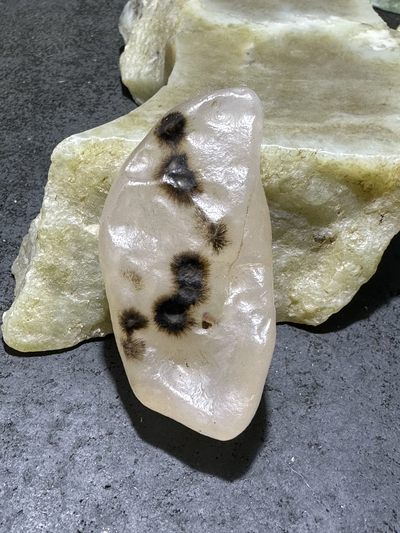 放福利！精美天然罕见发丝阿拉善玛瑙原石一颗 - 放福利！精美天然罕见发丝阿拉善玛瑙原石一颗