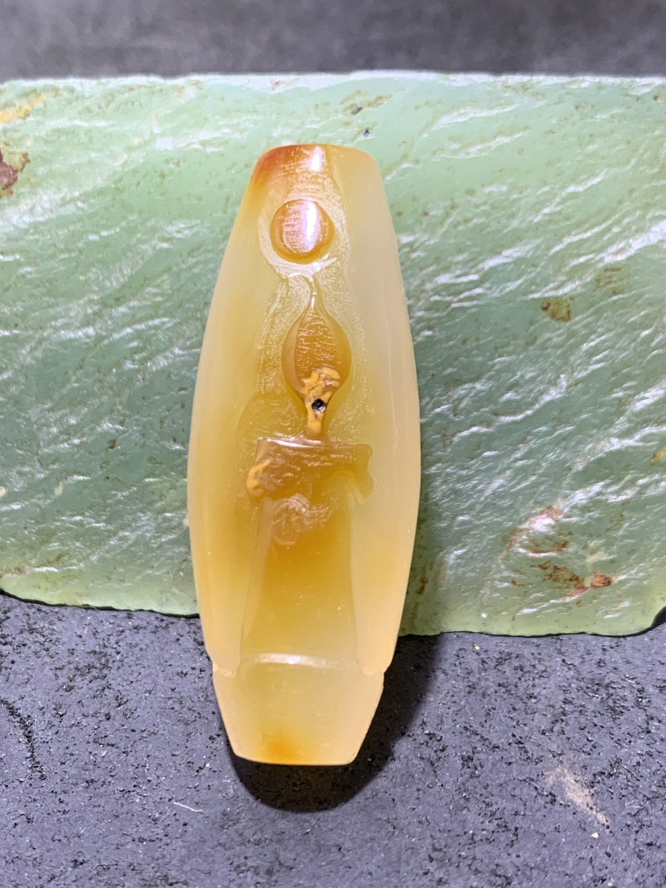 精美高玉化原皮俏色海洋玉髓手工雕刻火烛意境大桶珠一个