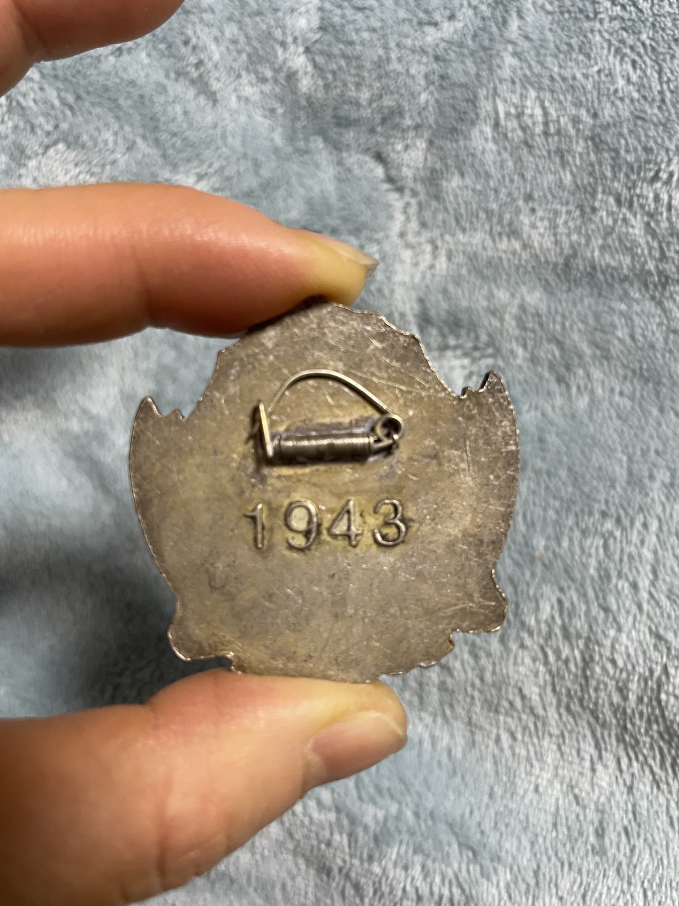 徽章、纸币、杂项币专场 东北民主联军英雄奖章一枚