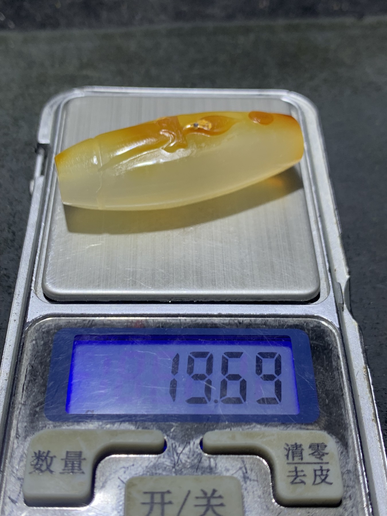 精美高玉化原皮俏色海洋玉髓手工雕刻火烛意境大桶珠一个
