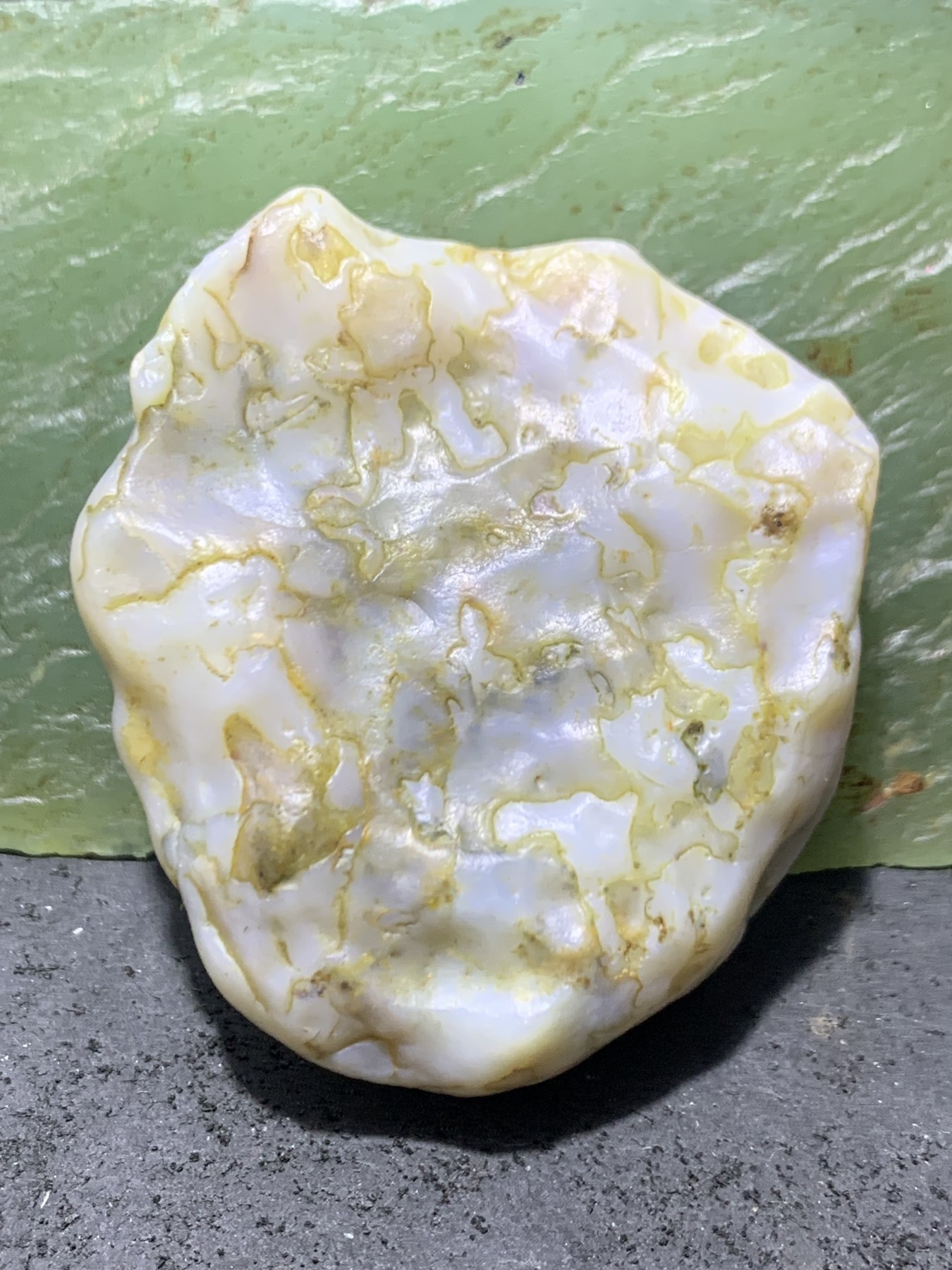 放福利！精美天然罕见拼图纹阿拉善玛瑙原石一颗