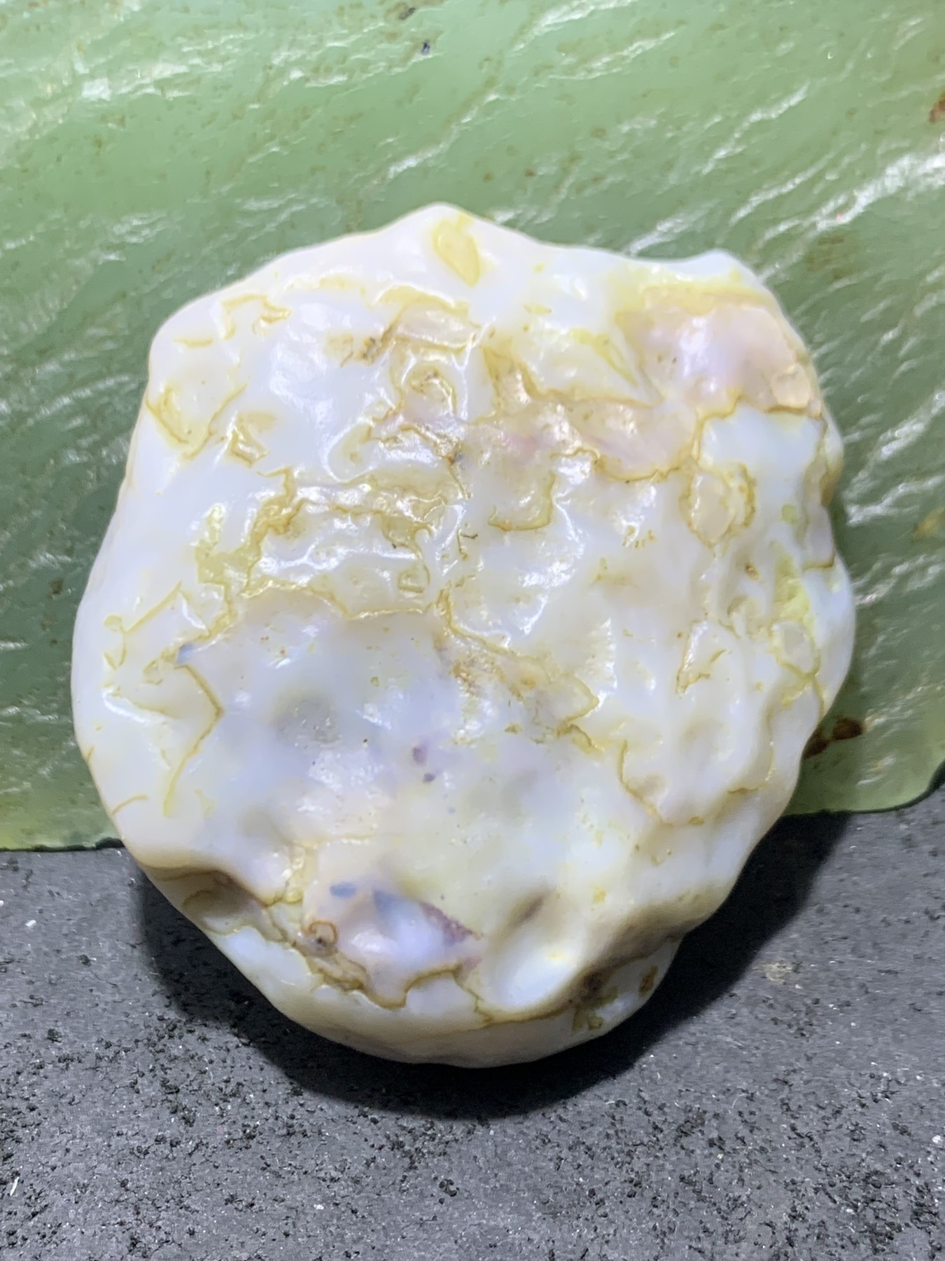放福利！精美天然罕见拼图纹阿拉善玛瑙原石一颗