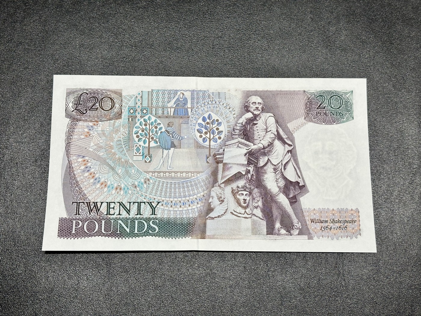 《外钞收藏家》第三百三十一期 英国D序列20镑 全新UNC