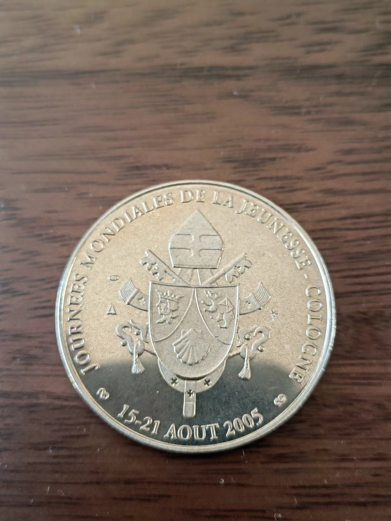 欧洲纪念币章牌第二十期（大量币章盒子） 2005 年教皇镀金纪念章 4cm 31.3g，essai 样币测试，带亚克力盒子品相很好