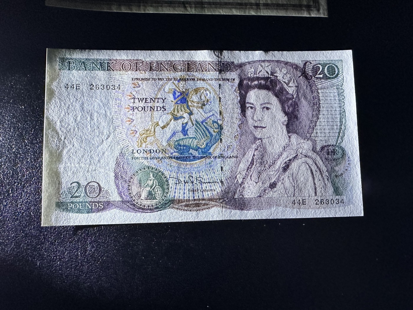 《外钞收藏家》第三百三十一期 英国D序列20镑 全新UNC