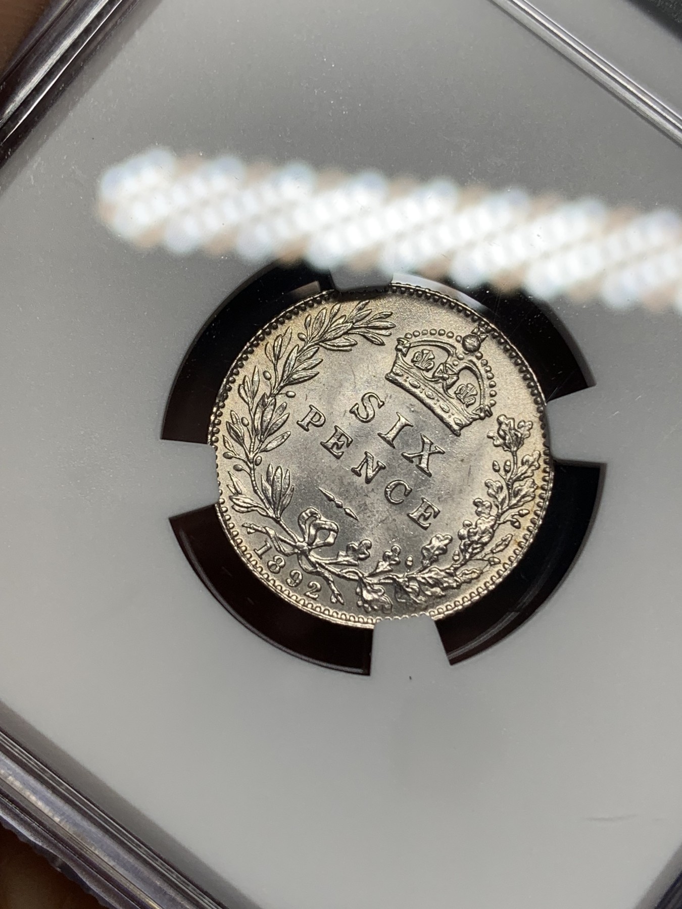《竞宝斋》第216场-周日，周一 2场 (全场包邮) NGC-MS62 英国1892年维多利亚高冠6便士-数字面值版