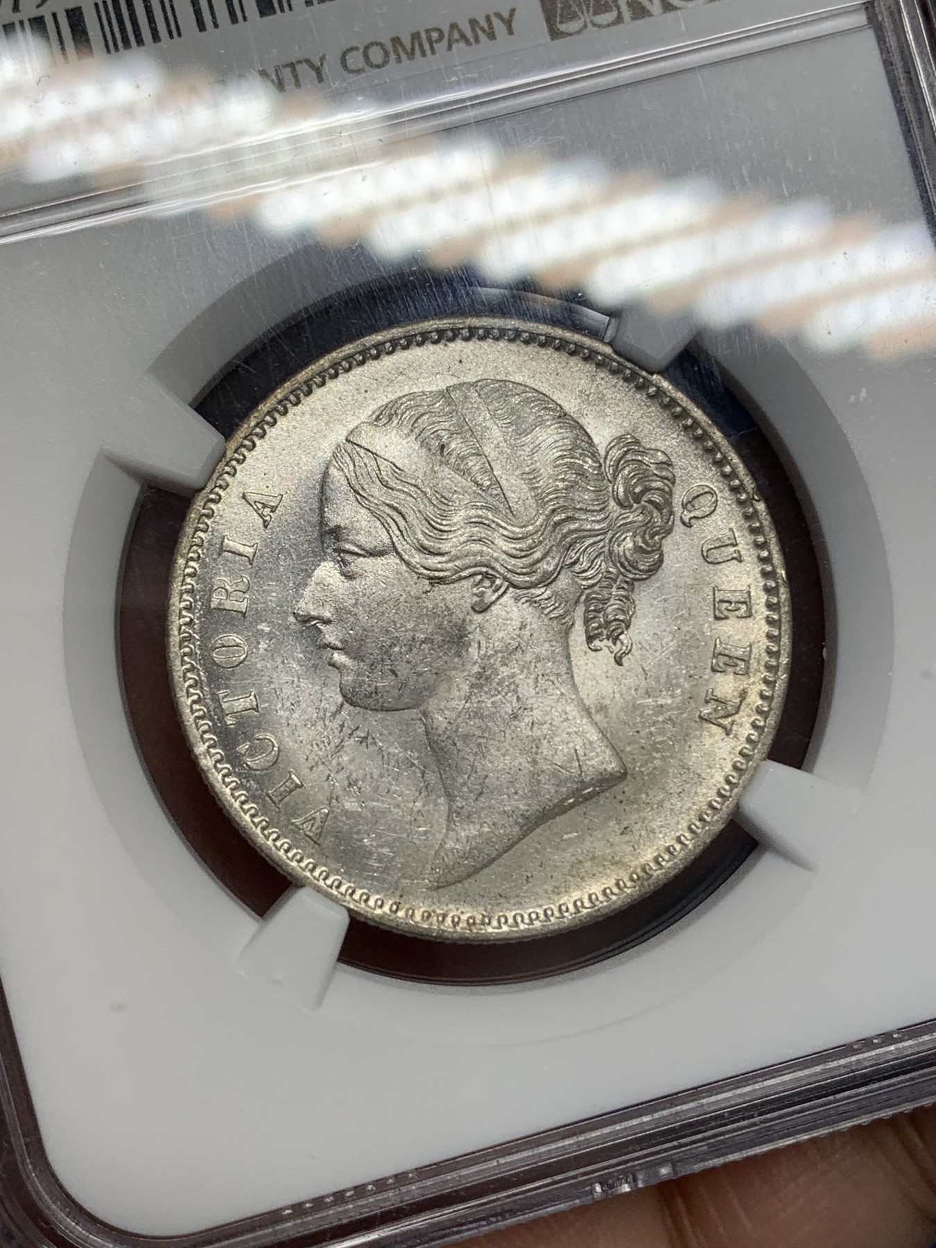 《竞宝斋》第216场-周日，周一 2场 (全场包邮) NGC-MS62 英属印度1840小维双辫卢比 原品光度好
