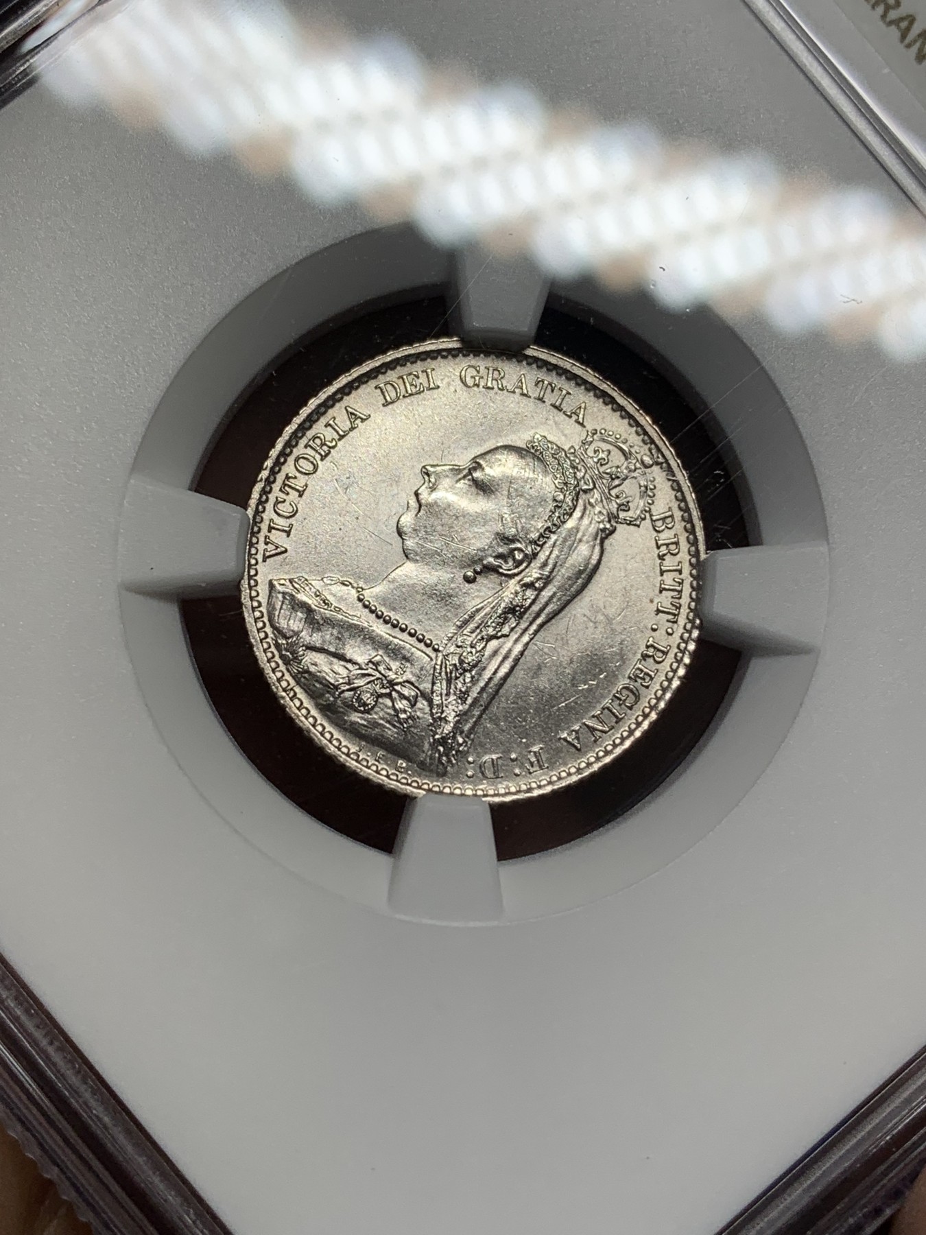 《竞宝斋》第216场-周日，周一 2场 (全场包邮) NGC-MS62 英国1892年维多利亚高冠6便士-数字面值版
