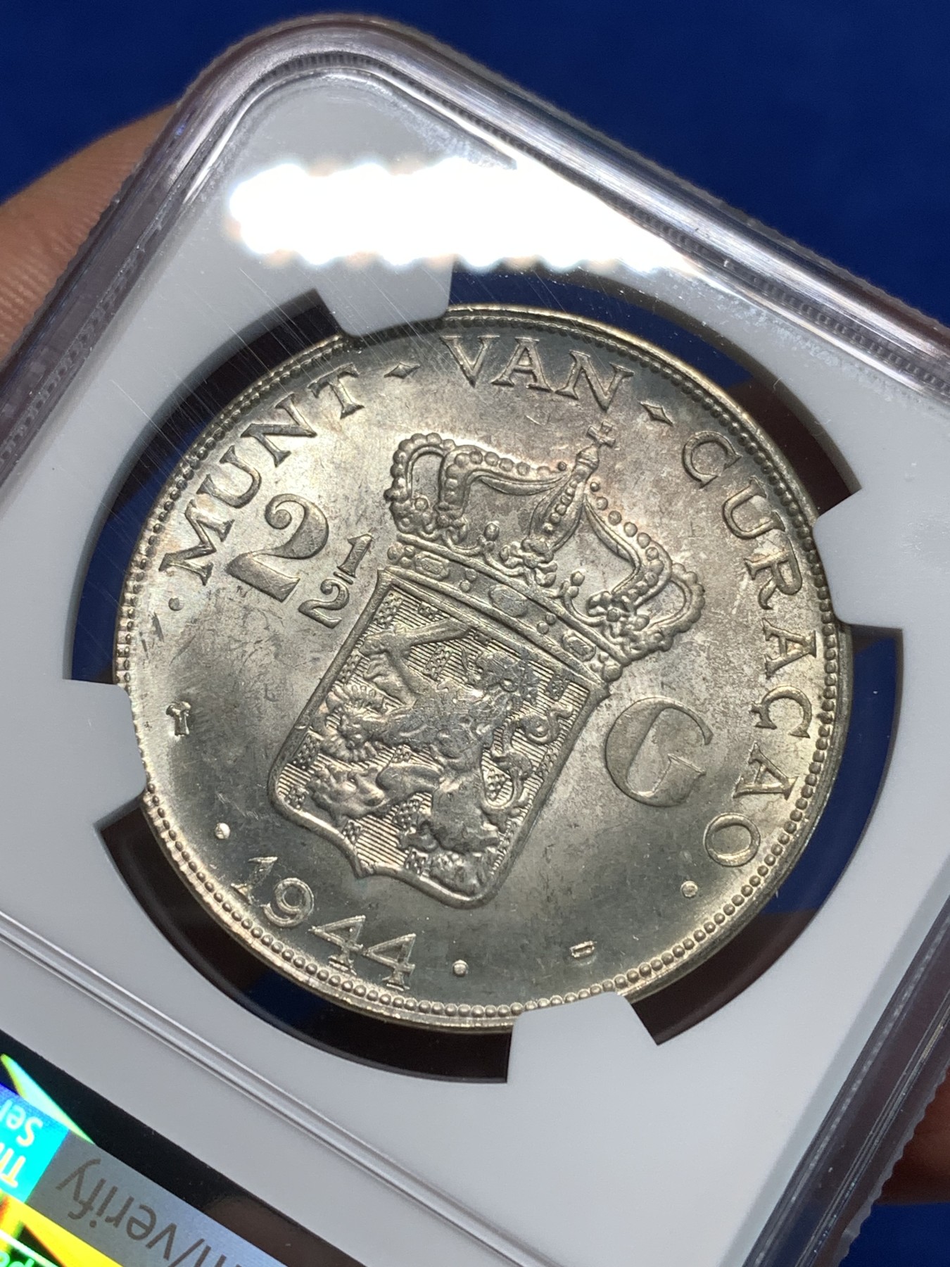 《竞宝斋》第216场-周日，周一 2场 (全场包邮) NGC MS63 荷属库拉索1944D女王威廉明娜2.5盾银币