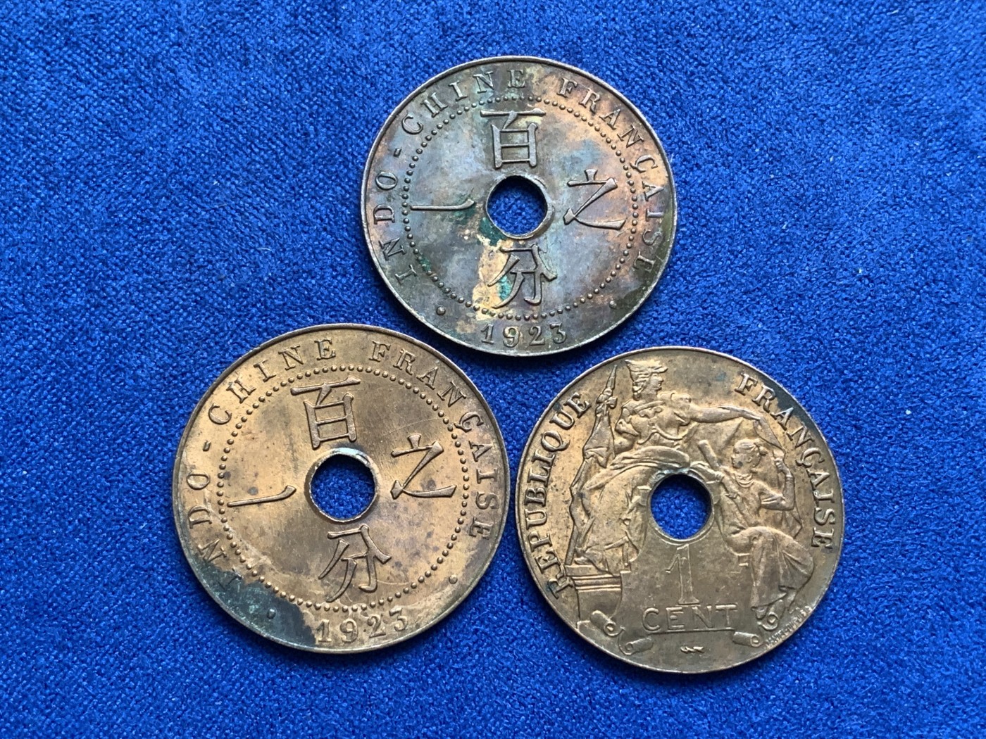 《竞宝斋》第216场-周日，周一 2场 (全场包邮) 3枚一组 法属印支1923年百分之一铜币