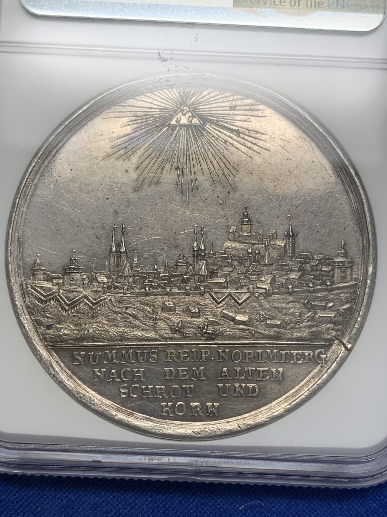 《竞宝斋》第216场-周日，周一 2场 (全场包邮) 冠军分 NGC PL62 德国 纽伦堡 1688 景观泰勒 大银币 稀缺品种 双面景观 昆克2022一枚裸币含佣金1.3W欧元成交 一枚便是所有 PL不好拍图 实物更好