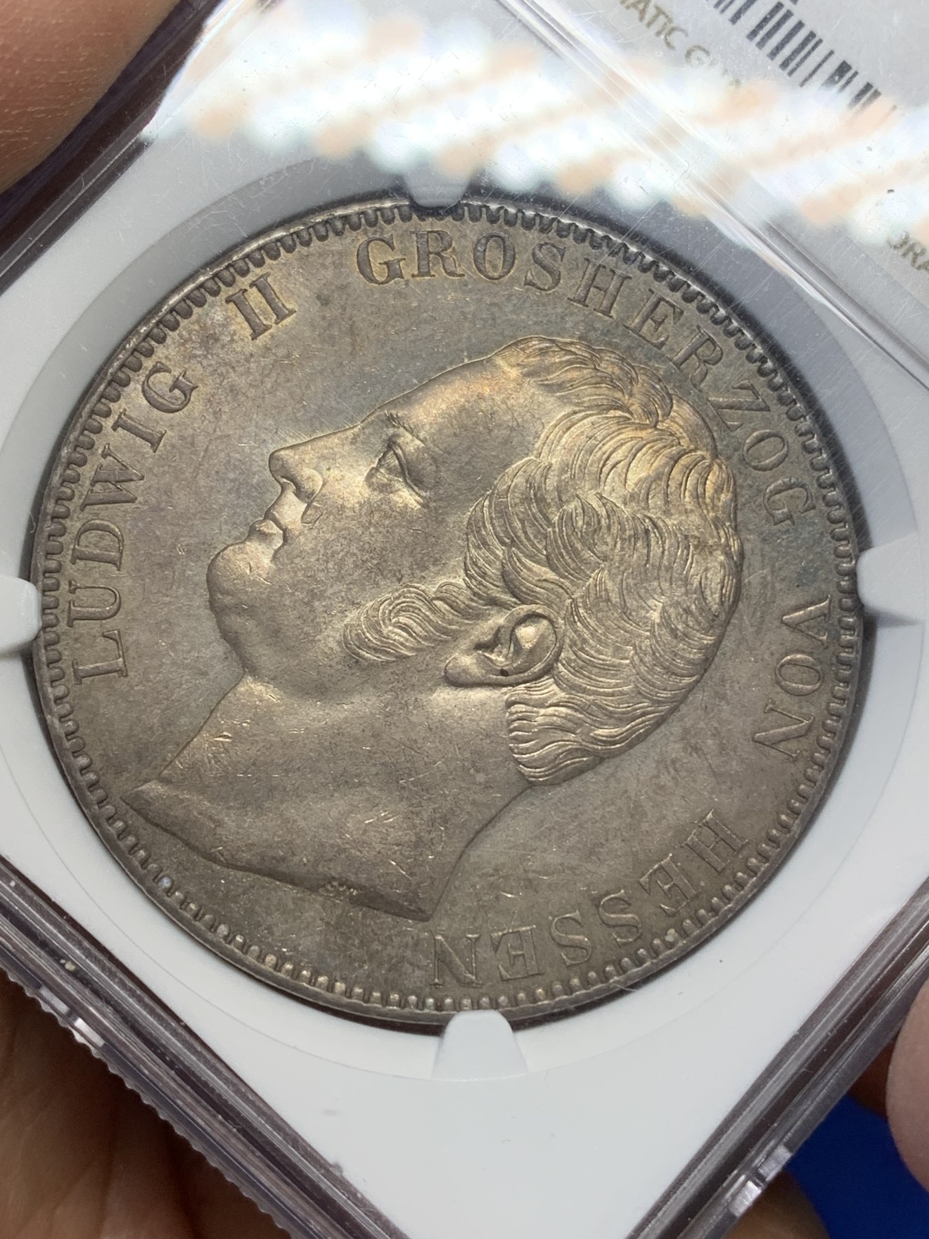 《竞宝斋》第216场-周日，周一 2场 (全场包邮) 冠军分 NGC-MS63  德国 黑森-达姆施塔特 1841年 2泰勒 大银币 （重达37克）PL底板闪亮品种