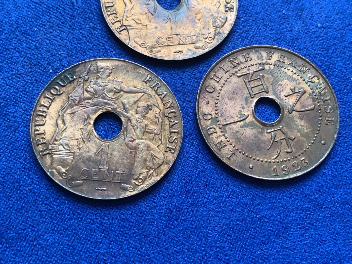 《竞宝斋》第216场-周日，周一 2场 (全场包邮) 3枚一组 法属印支1923年百分之一铜币