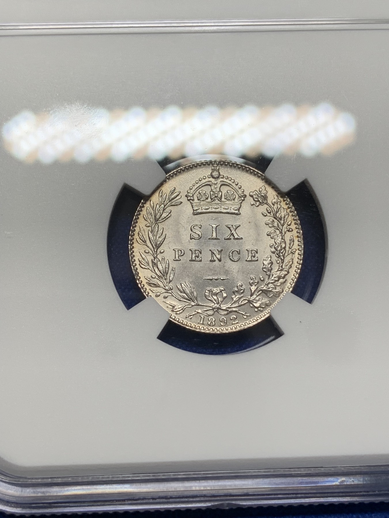 《竞宝斋》第216场-周日，周一 2场 (全场包邮) NGC-MS62 英国1892年维多利亚高冠6便士-数字面值版