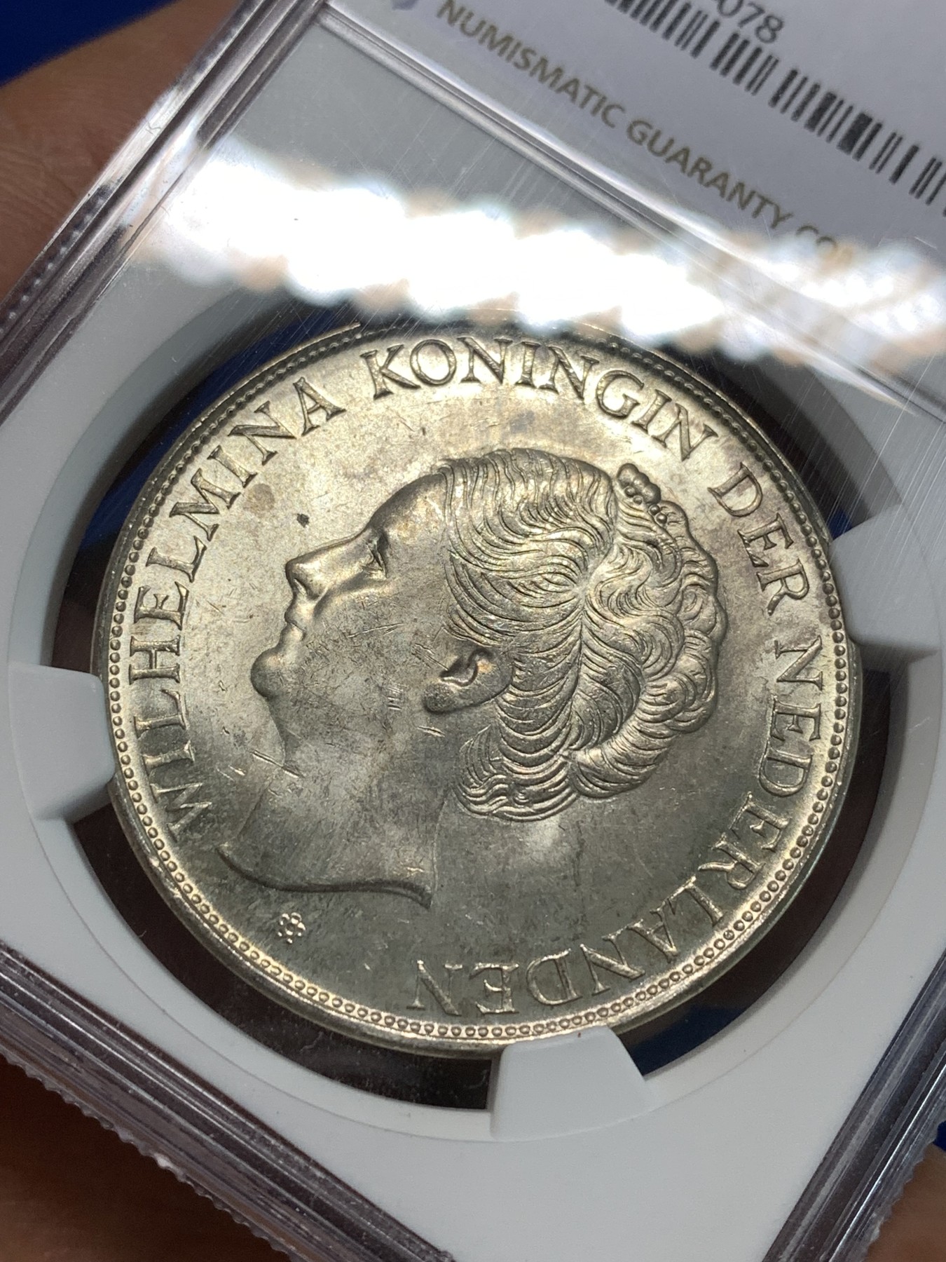 《竞宝斋》第216场-周日，周一 2场 (全场包邮) NGC MS63 荷属库拉索1944D女王威廉明娜2.5盾银币