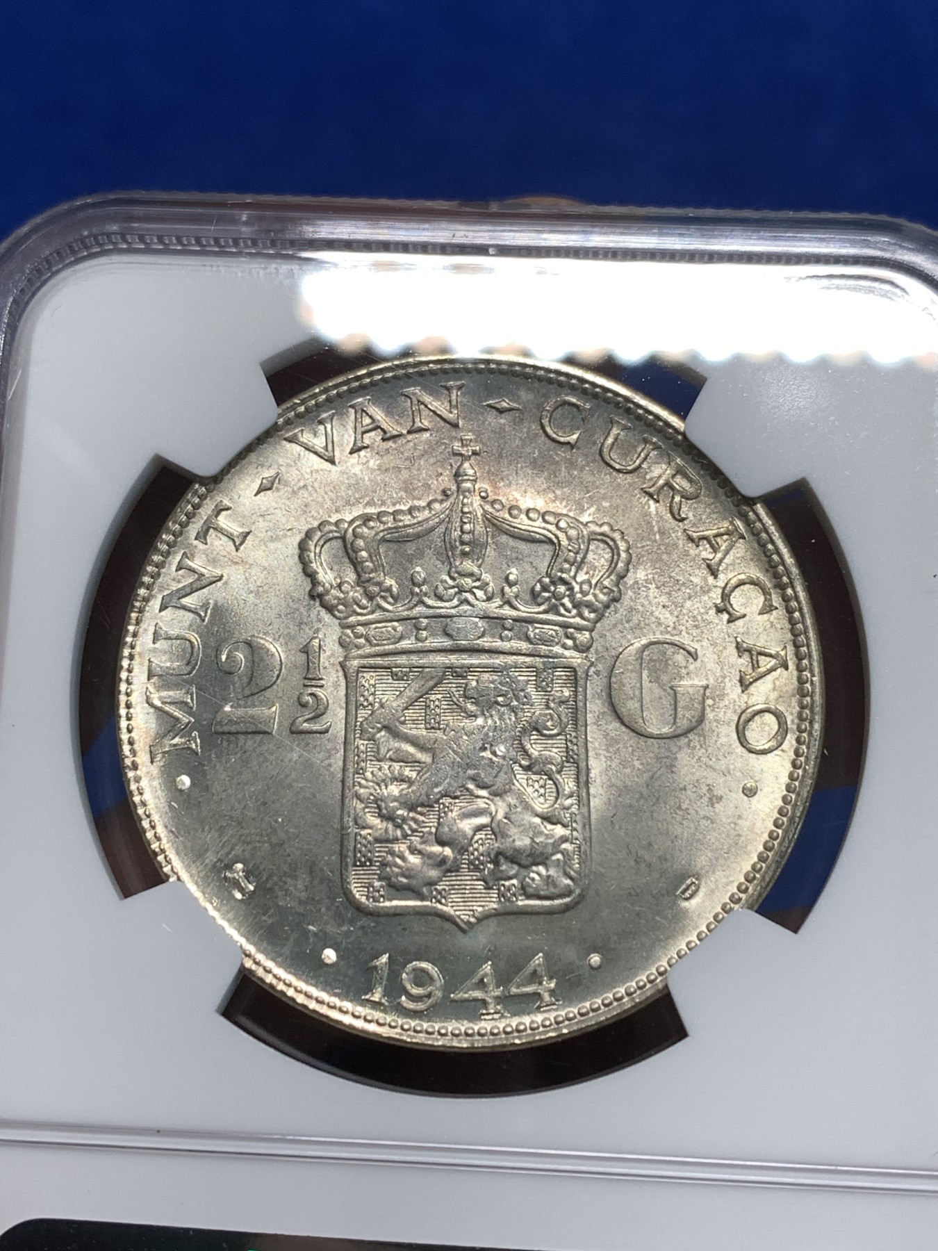 《竞宝斋》第216场-周日，周一 2场 (全场包邮) NGC MS63 荷属库拉索1944D女王威廉明娜2.5盾银币