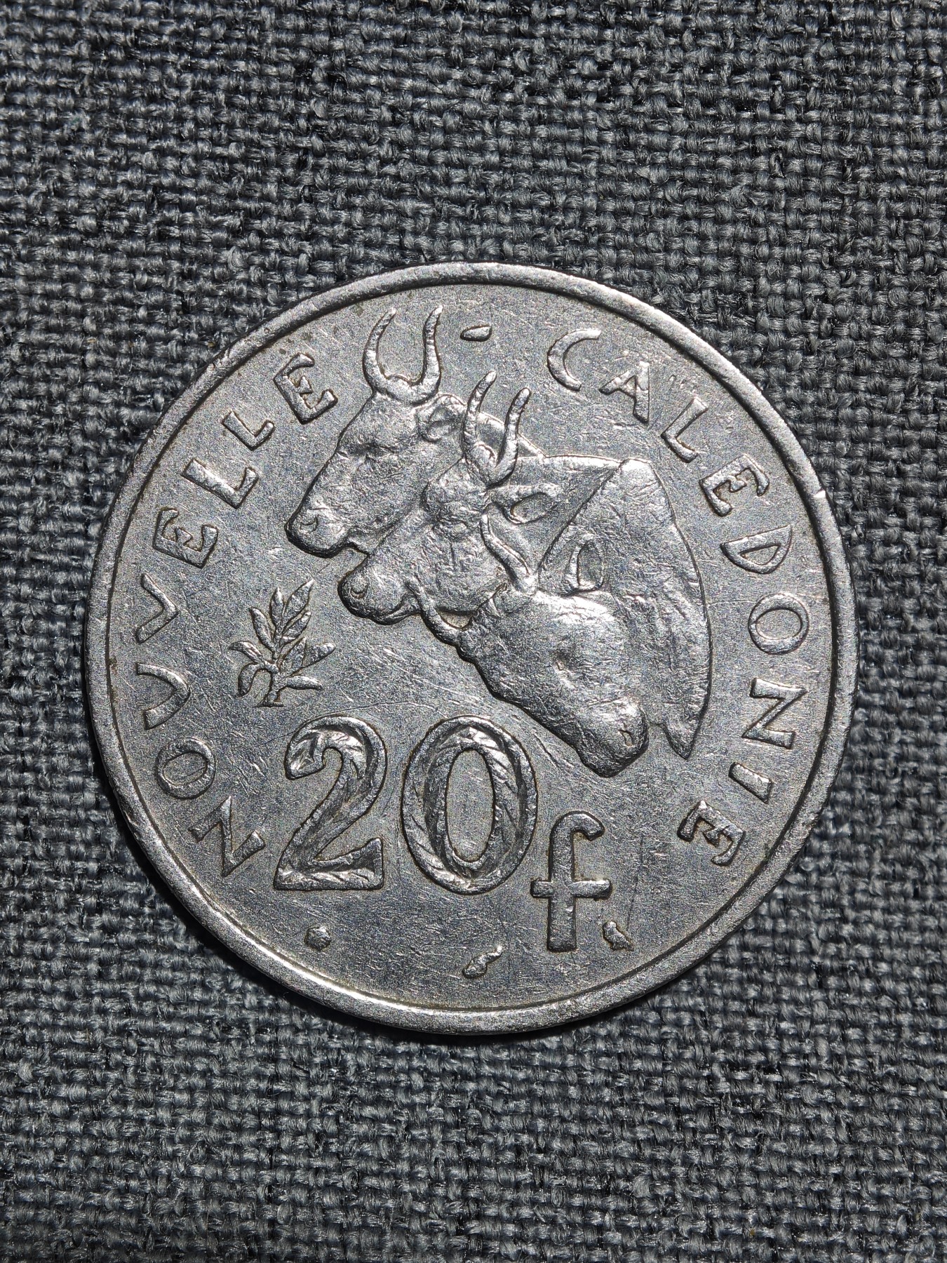 外国硬币收藏店第2期 法属喀里多尼亚1972年女神牛头20法郎