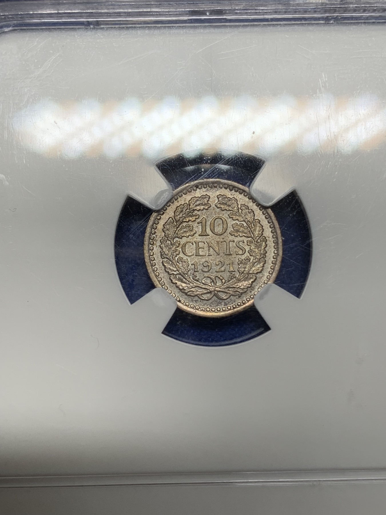 《竞宝斋》第216场-周日，周一 2场 (全场包邮) NGC-MS64 季军分 荷兰1921年威廉明娜女王10分银币，老盒高分，状态极佳。少妇版女王头像，玲珑可爱。