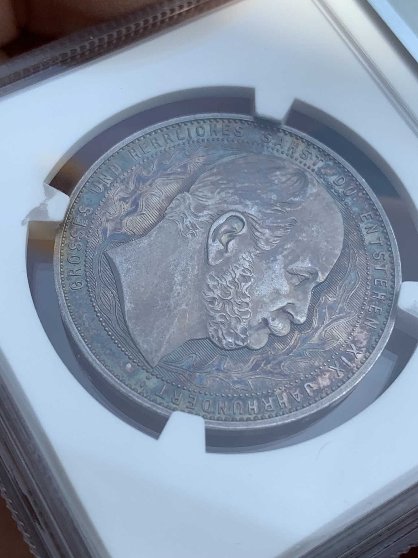 《竞宝斋》第216场-周日，周一 2场 (全场包邮) NGC MS63 德国1900年新世纪纪念银章 威廉一世 威廉二世双人像 双面五彩包浆 非常漂亮 不常见的品种