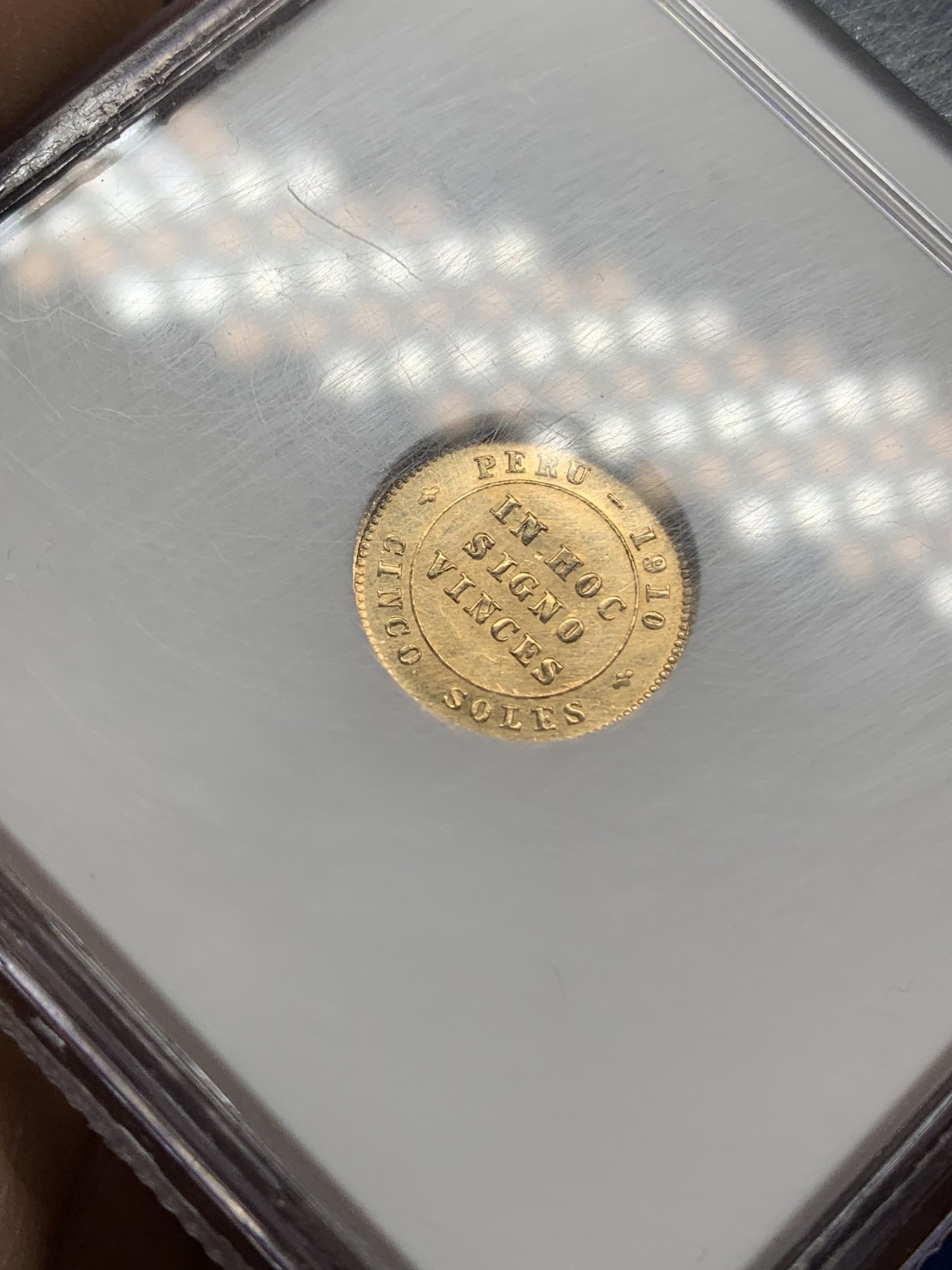 《竞宝斋》第216场-周日，周一 2场 (全场包邮) NGC-MS63 秘鲁 1910年5SOLES金币 少见品种 早期老盒严评