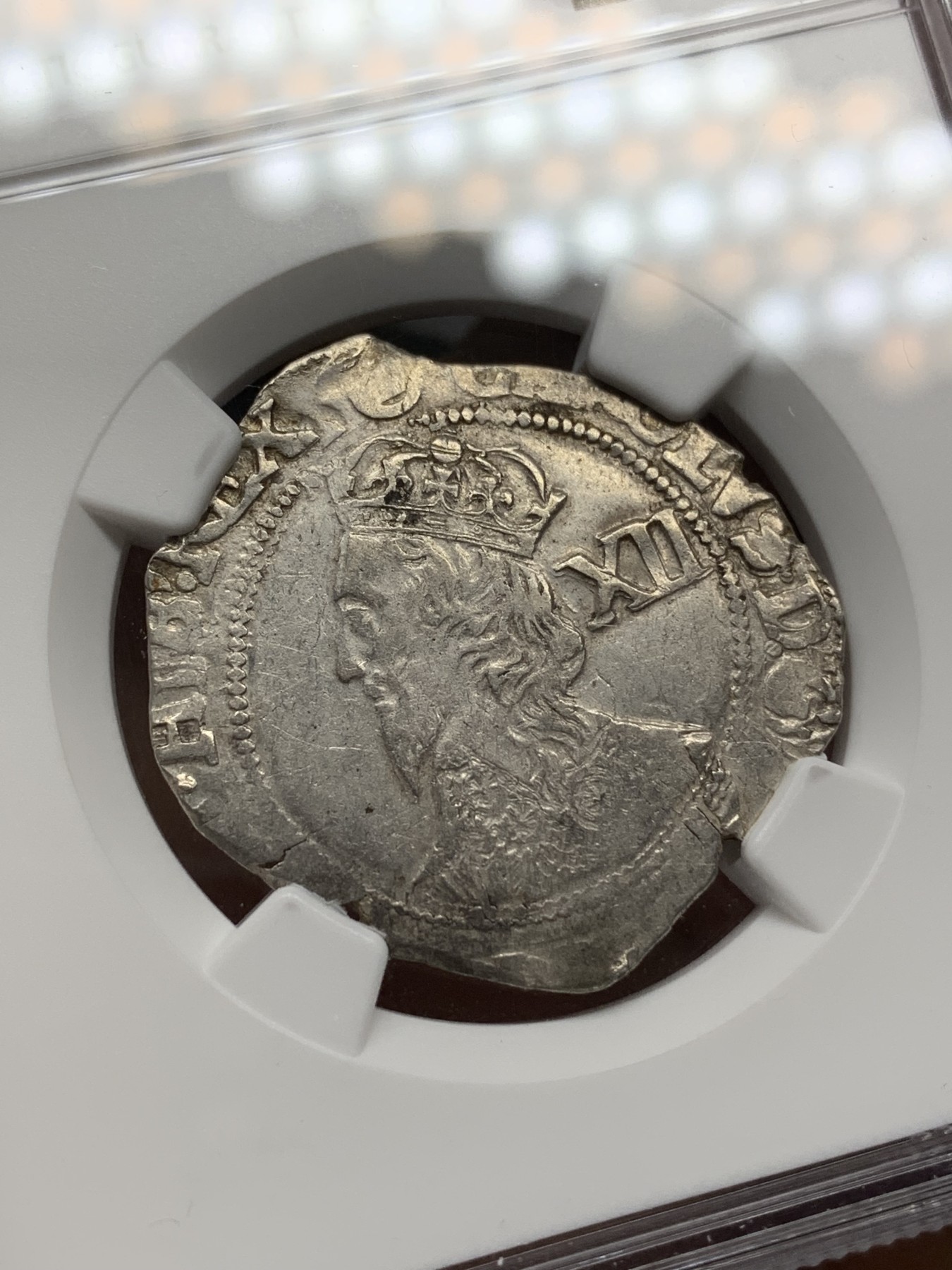 《竞宝斋》第216场-周日，周一 2场 (全场包邮) NGC-XF 英格兰1625-1649年 查理一世1先令银币 人像面和盾徽面打制非常清晰，基本没有弱打，十分难得，NGC严评最少是AU的状态