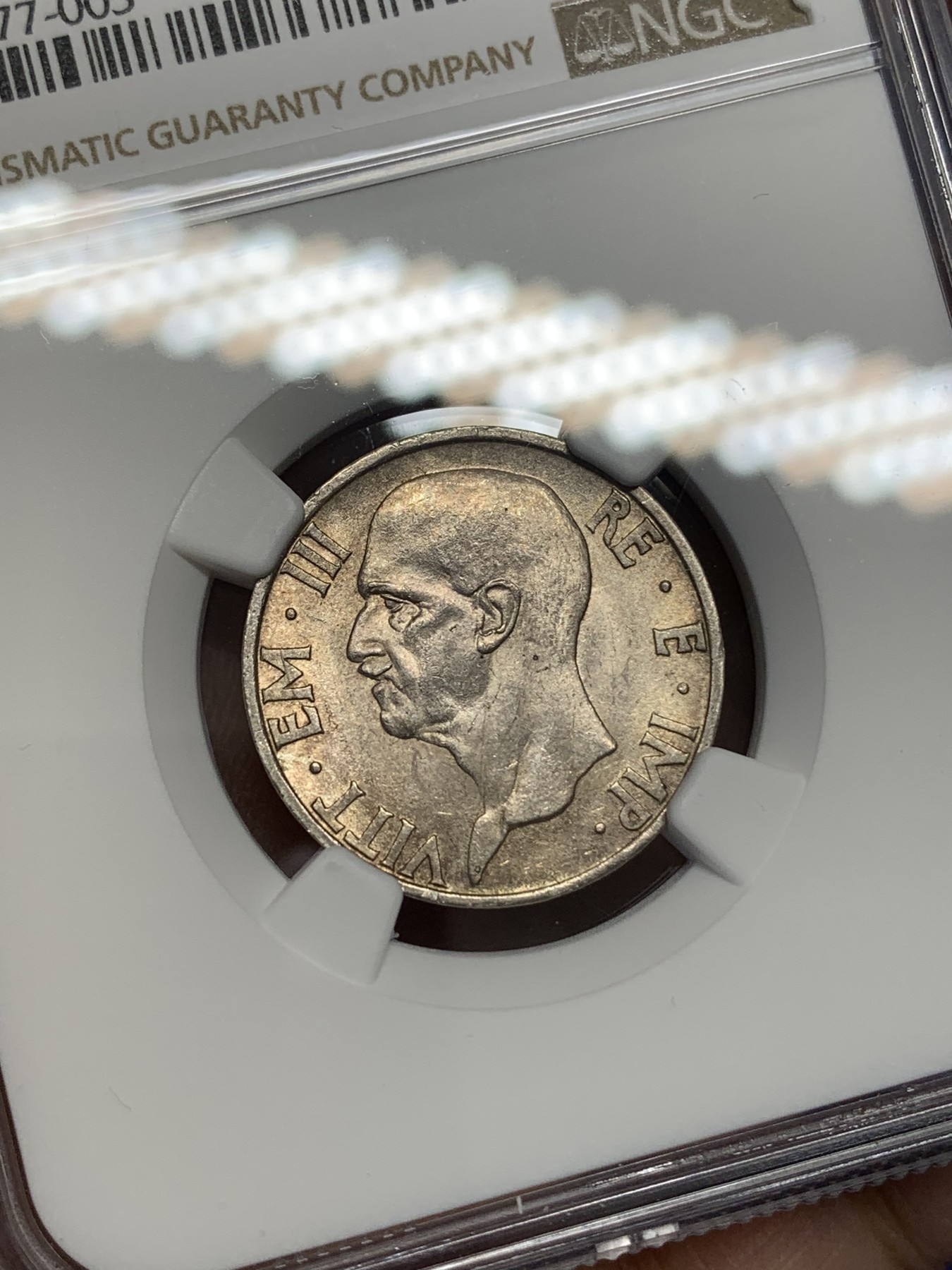 《竞宝斋》第216场-周日，周一 2场 (全场包邮) NGC-MS62 意大利 1936年 5里拉银币 红色淡五彩包浆 币面丝滑，略有低评