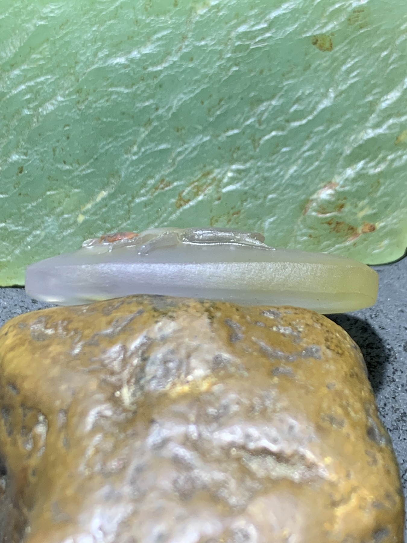 精美高润度冻料冰飘蒙料战国红玛瑙手工俏色巧雕刻蝇吊坠一个