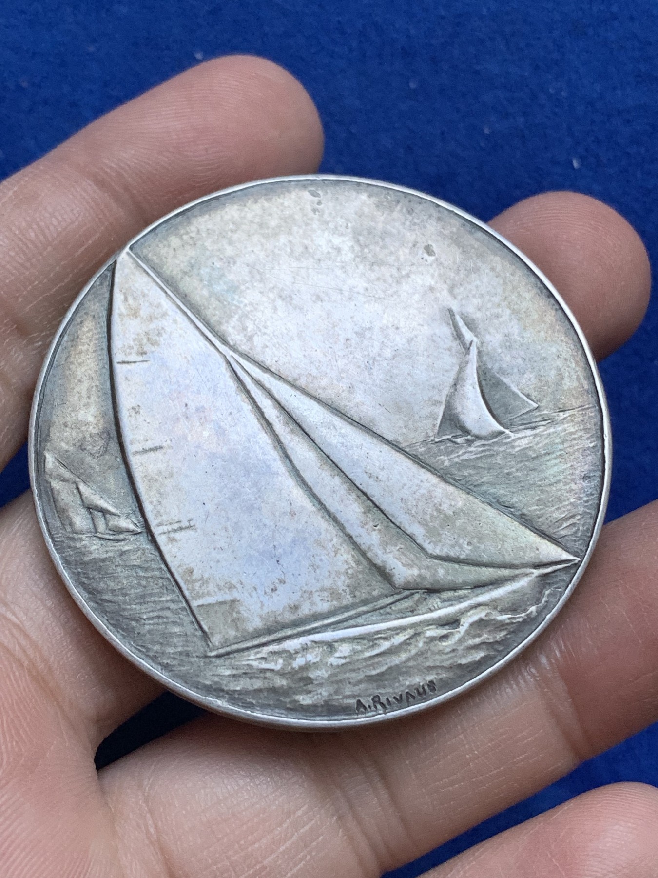 《竞宝斋》八角与章专场 第217场-周日，周一 2场 (全场包邮) 法国帆船比赛纪念银章，63.48g，50.2mm，丰饶角+2银标