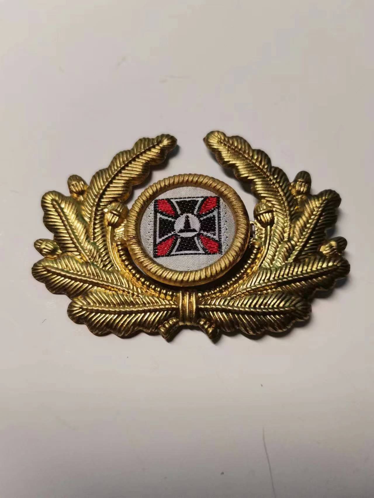 阿娜斯塔西亚军事题材拍卖第四期 德三老兵协会大檐帽帽徽