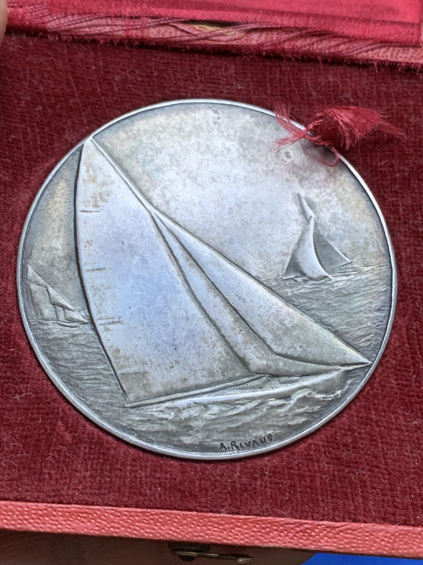 《竞宝斋》八角与章专场 第217场-周日，周一 2场 (全场包邮) 法国帆船比赛纪念银章，63.48g，50.2mm，丰饶角+2银标