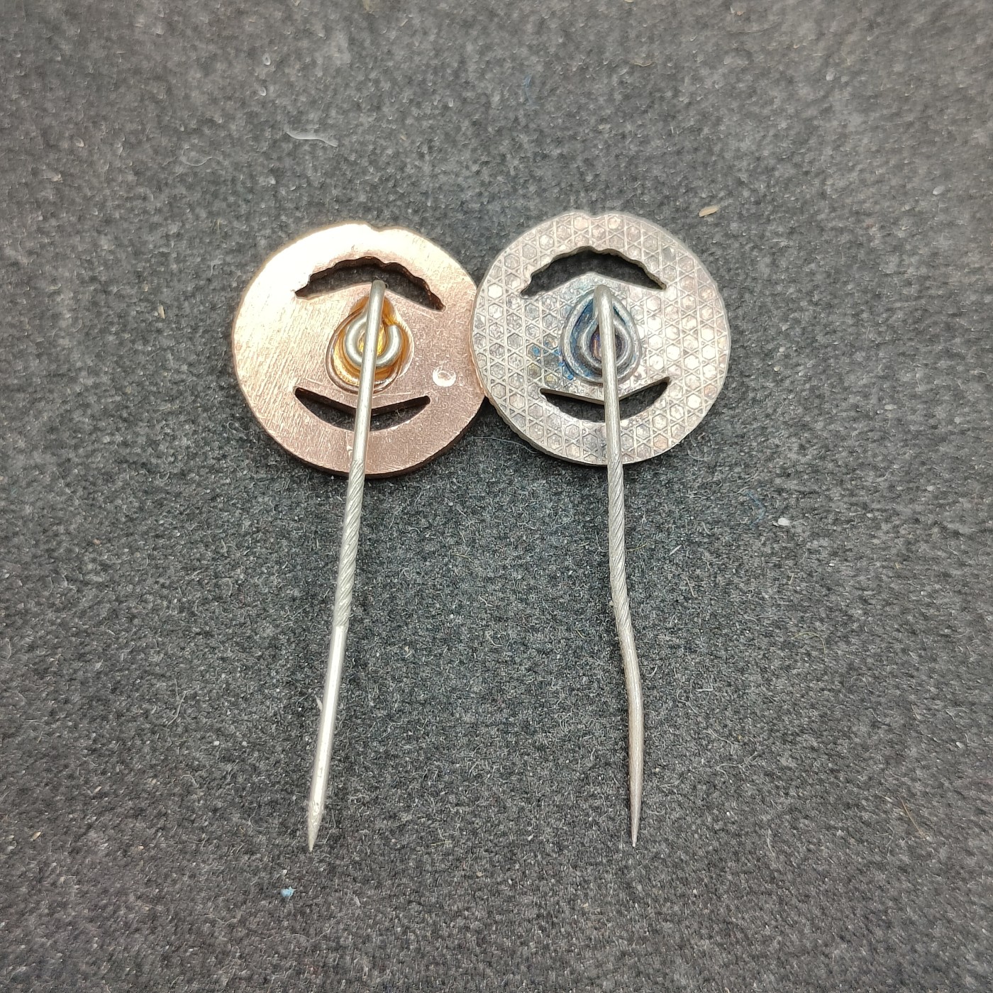 全场0元起拍 第110期 咸鱼国勋章拍卖专场 11月19日（周三）下午6：00开始 东德dtsb徽章十个