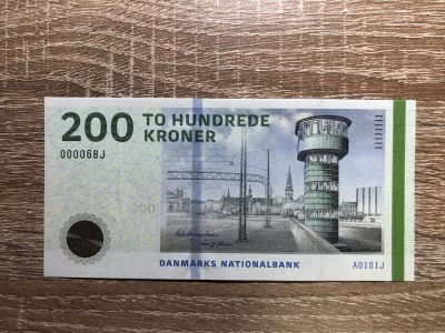 ❄️🍂甜小邱世界纸币收藏🍂第93期🐇❄️ - 68号十位号小号 全新UNC 丹麦 200克朗 全程无3457倒置号 大桥版 