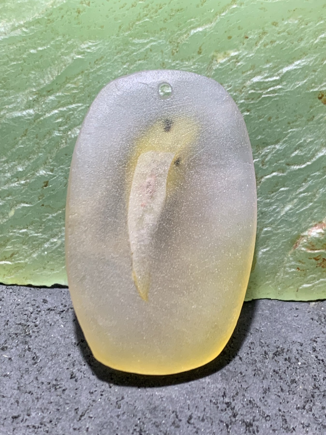 精美高润度冻料冰飘蒙料战国红玛瑙手工俏色巧雕刻蝇吊坠一个