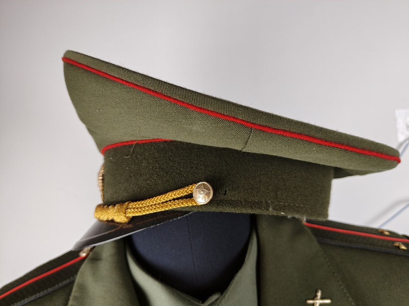 全场0元起拍 第110期 咸鱼国勋章拍卖专场 11月19日（周三）下午6：00开始 白俄罗斯现役陆军中尉191炮兵营一套 50-4 头围57