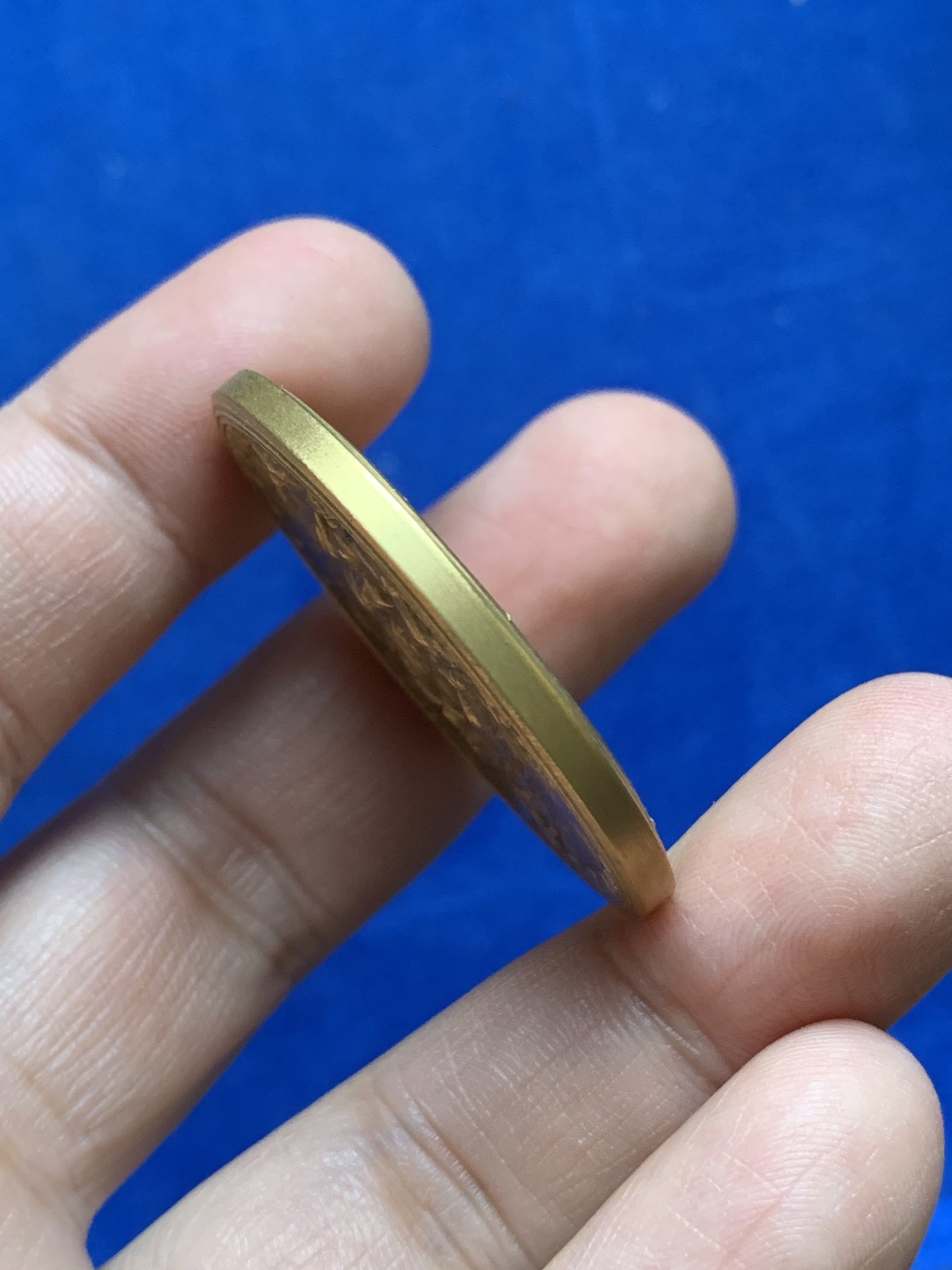 《竞宝斋》八角与章专场 第217场-周日，周一 2场 (全场包邮) 意大利哥伦布发现美洲大陆500周年超高浮雕镀金铜章，30.9g，39.4mm