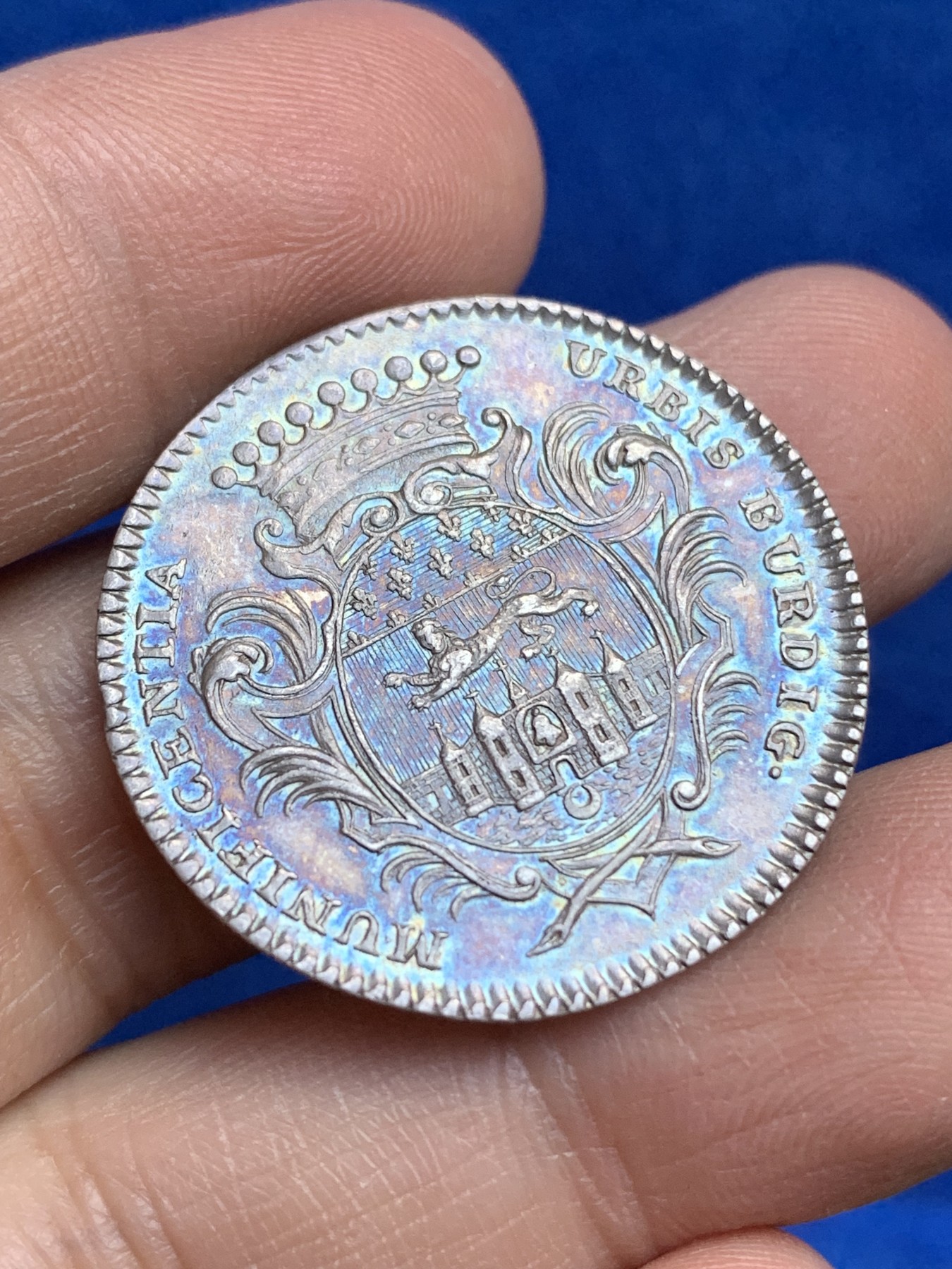 《竞宝斋》八角与章专场 第217场-周日，周一 2场 (全场包邮) 法国路易十五时期波尔多城市市政府颁发的城市奖银质jeton，9.65g，30.3mm