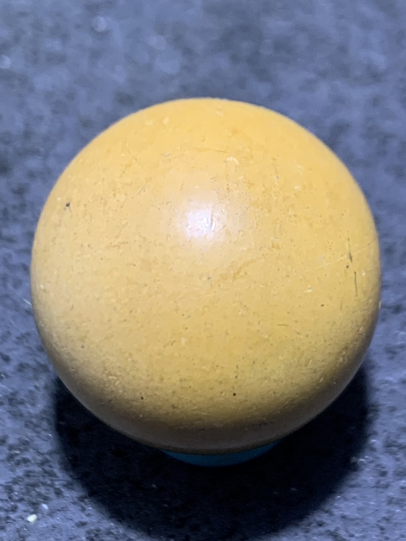 十堰原矿三无土豪金松石圆珠一颗，