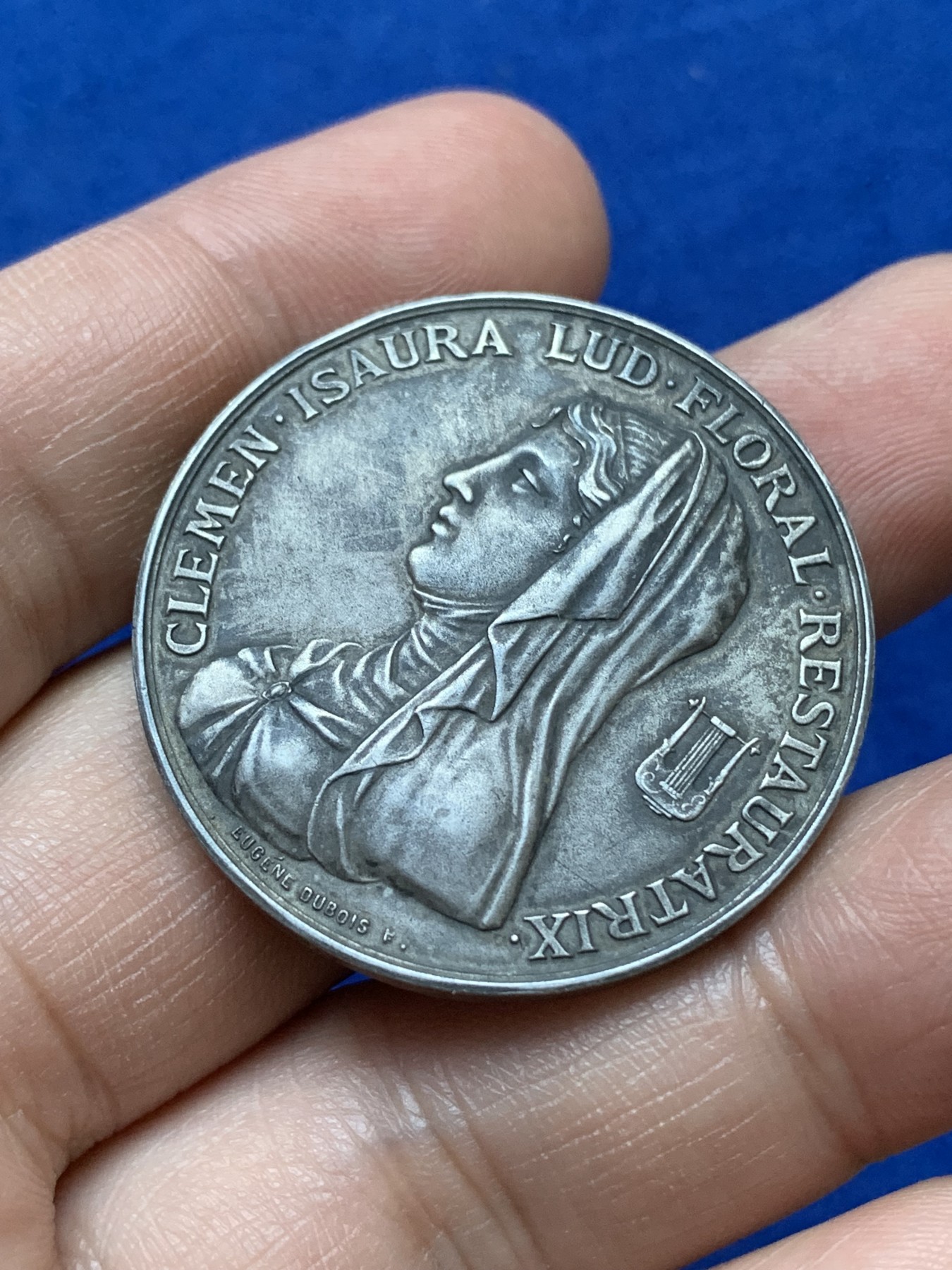 《竞宝斋》八角与章专场 第217场-周日，周一 2场 (全场包邮) 法国图卢兹花卉银质jeton，23.38g，35.7mm，丰饶角2银标，边有磕