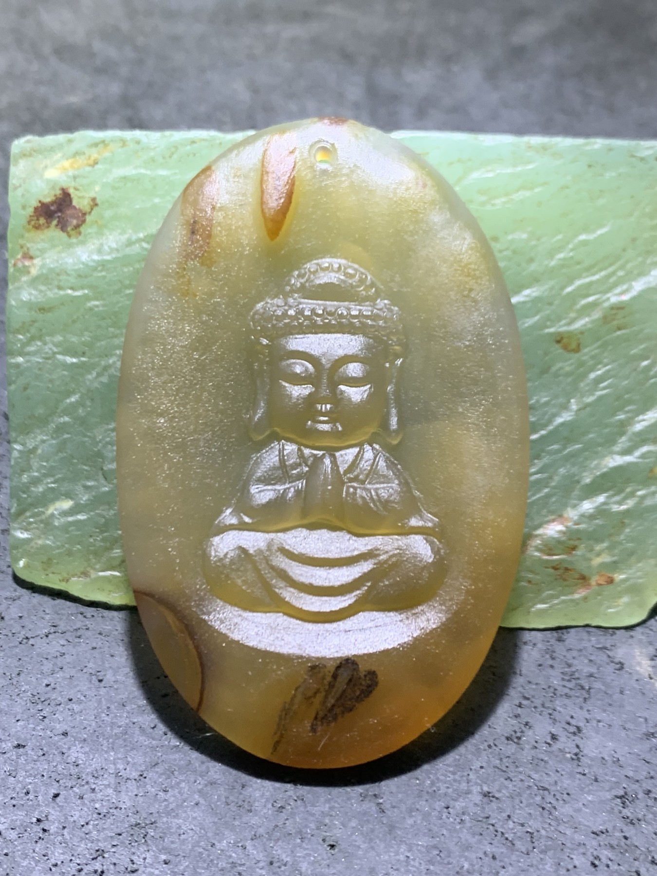 精美天然亚光高玉化巴西玛瑙手工俏色巧雕宝宝佛吊坠一个，