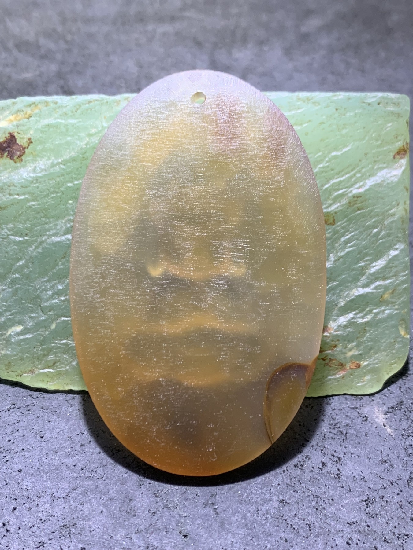 精美天然亚光高玉化巴西玛瑙手工俏色巧雕宝宝佛吊坠一个，