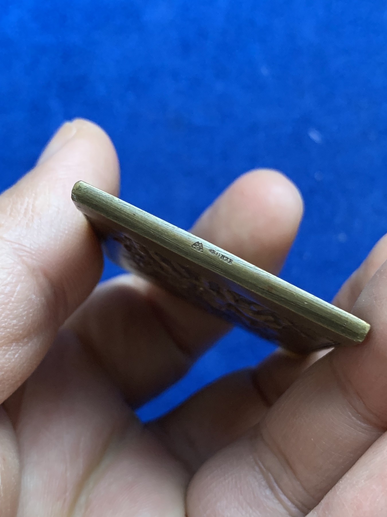 《竞宝斋》八角与章专场 第217场-周日，周一 2场 (全场包邮) 法国法国军事装备公司联盟铜章，51.2*39.7mm，47.32g，铜标